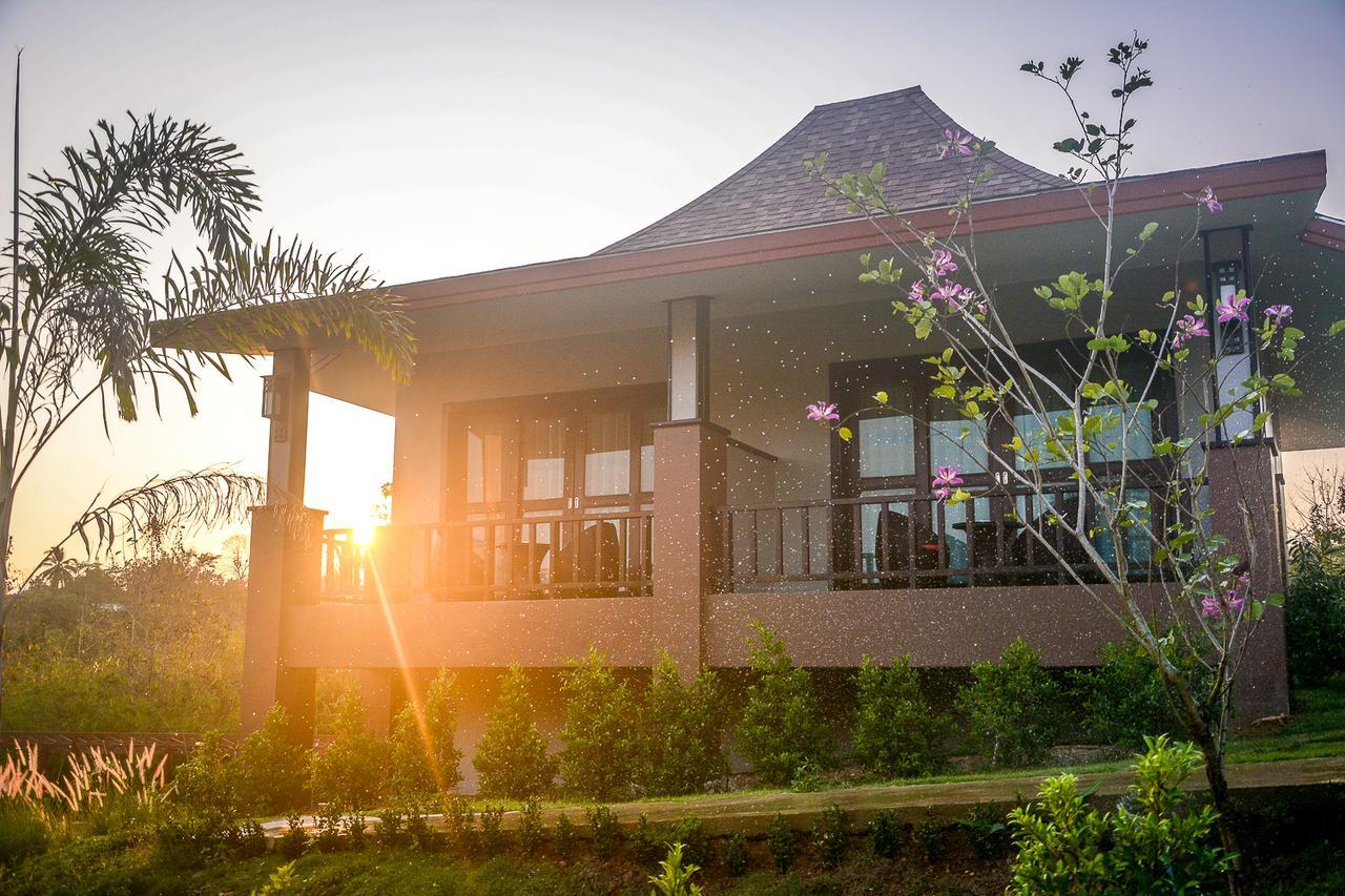 Phu Chom Mork Resort Sangkhla Buri Eksteriør billede